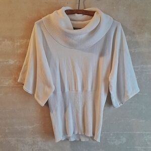 426a. cream Cable & Gauge knit cowl neck short sleeve fitted sweater, M